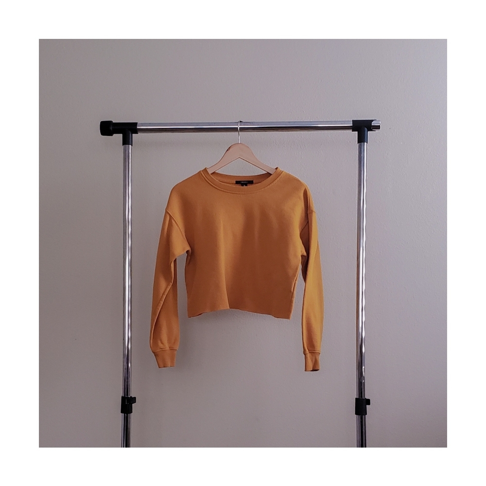 FOREVER 21 Cropped Sweatshirt